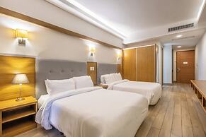 Weston Suites & Hotel
