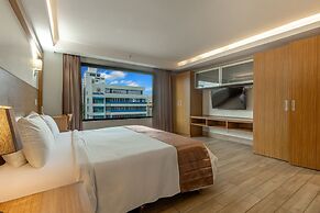Weston Suites & Hotel