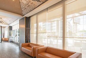 Weston Suites & Hotel