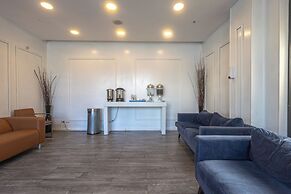 Weston Suites & Hotel