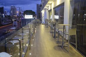 Weston Suites & Hotel