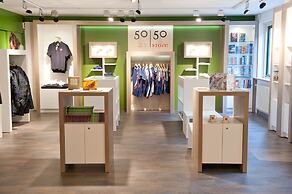 50/50 Hotel Belmont