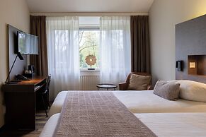 50/50 Hotel Belmont
