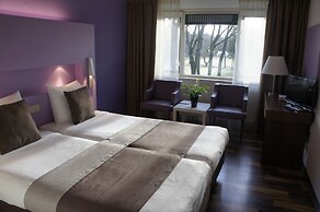 50/50 Hotel Belmont