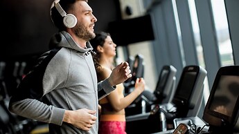 Crimson Hotel Filinvest City Manila