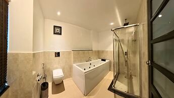 Silver Sands Hide Away