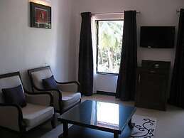 Silver Sands Hide Away