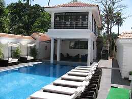 Silver Sands Hide Away