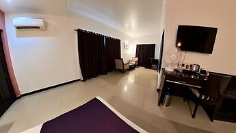 Silver Sands Hide Away