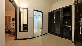 Silver Sands Hide Away