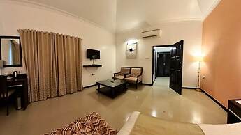 Silver Sands Hide Away