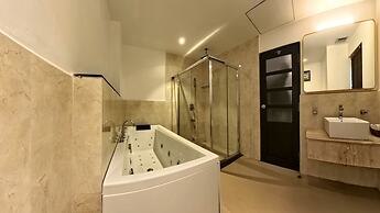Silver Sands Hide Away