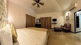 Silver Sands Hide Away