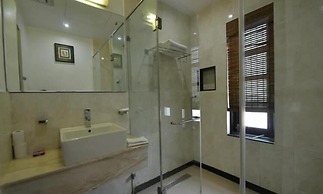 Silver Sands Hide Away