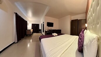 Silver Sands Hide Away