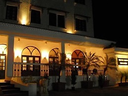 Silver Sands Hide Away