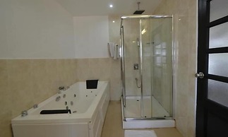 Silver Sands Hide Away