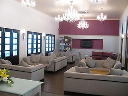 Silver Sands Hide Away