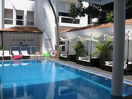 Silver Sands Hide Away