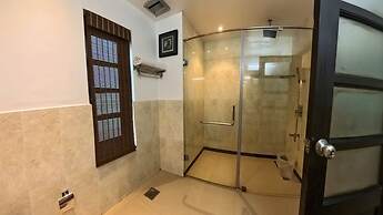 Silver Sands Hide Away