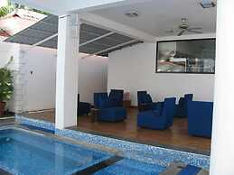 Silver Sands Hide Away