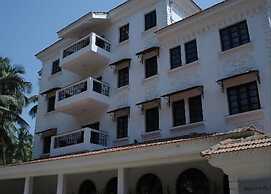 Silver Sands Hide Away