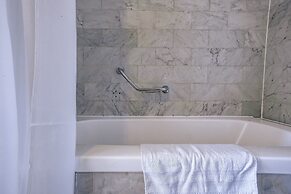 Hotel Blue Weiss