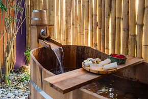 Holiday Inn Express Phuket Patong Beach Central by IHG