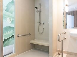 Holiday Inn Express Phuket Patong Beach Central by IHG