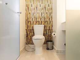 Holiday Inn Express Phuket Patong Beach Central by IHG