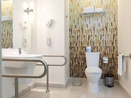 Holiday Inn Express Phuket Patong Beach Central by IHG