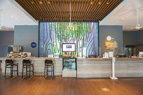 Holiday Inn Express Phuket Patong Beach Central by IHG