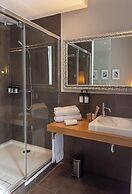 Vasanta Hotel
