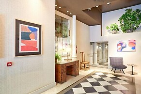 Vasanta Hotel