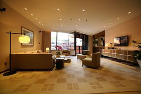 HUALUXE Shanghai Twelve at Hengshan