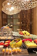 HUALUXE Shanghai Twelve at Hengshan