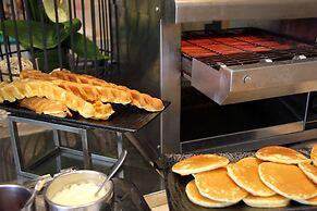 HUALUXE Shanghai Twelve at Hengshan