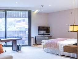 HUALUXE Shanghai Twelve at Hengshan