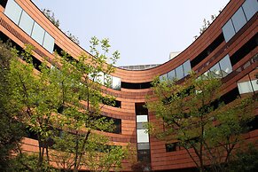 HUALUXE Shanghai Twelve at Hengshan