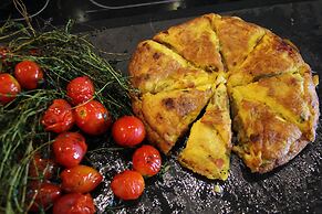 HUALUXE Shanghai Twelve at Hengshan