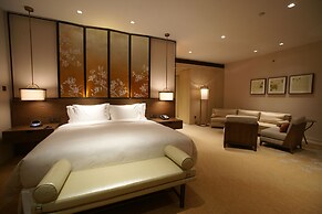 HUALUXE Shanghai Twelve at Hengshan