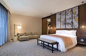 HUALUXE Shanghai Twelve at Hengshan