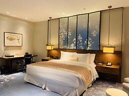 HUALUXE Shanghai Twelve at Hengshan