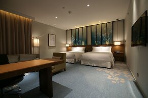 HUALUXE Shanghai Twelve at Hengshan