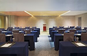 HUALUXE Shanghai Twelve at Hengshan