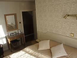 Plas Isa Hotel
