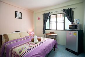 Pattaya Holiday Lodge