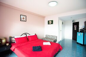 Pattaya Holiday Lodge