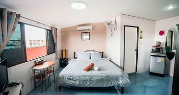 Pattaya Holiday Lodge