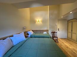 Hotel Serena